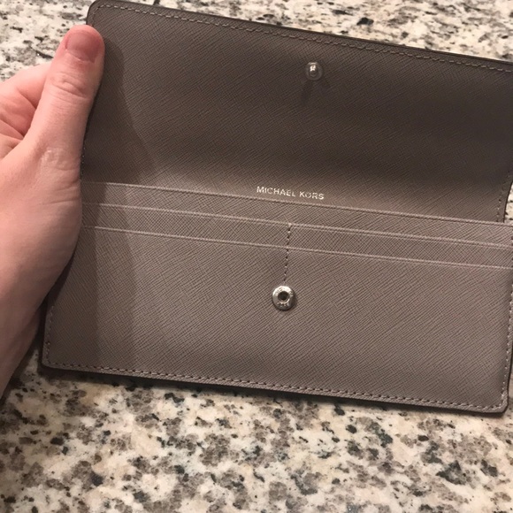 Grey Michael Kors Wallet - Picture 2 of 4